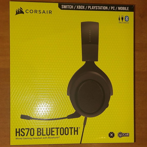 Corsair HS70 Bluetooth gaming headset new with detachable microphone