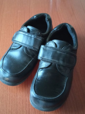 Black scarpe shoes size 32 like new