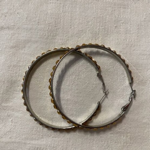 Hoop earrings like new with yellow rhinestones and amber stones