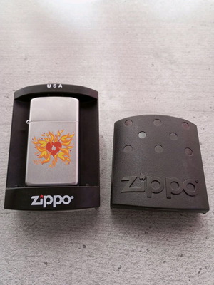 Zippo lighter new with heart design, matte silver