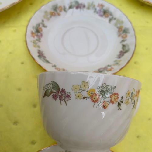 Royal Kent 32-Piece Dinner and Tea Set like new