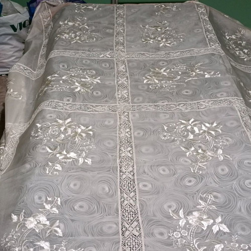 Tablecloth with lace like new 190 × 240 cm
