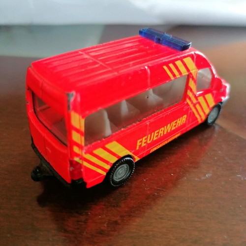 siku German ambulance
