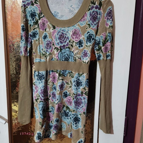 Colorful tunic with floral motifs used, size M/L