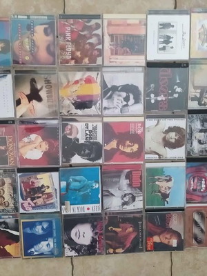 Ξένα CD σαν καινούργια, σετ 80 με τυπωμένα εξώφυλλα και ένθετα