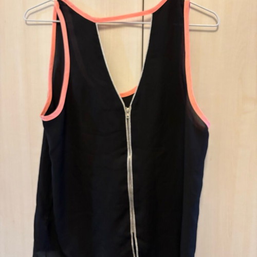 T-shirt like new, size S/M, black and pink