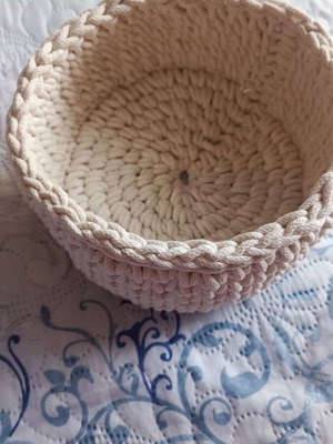 Handmade knitted basket new, 16 cm length, 8 cm height