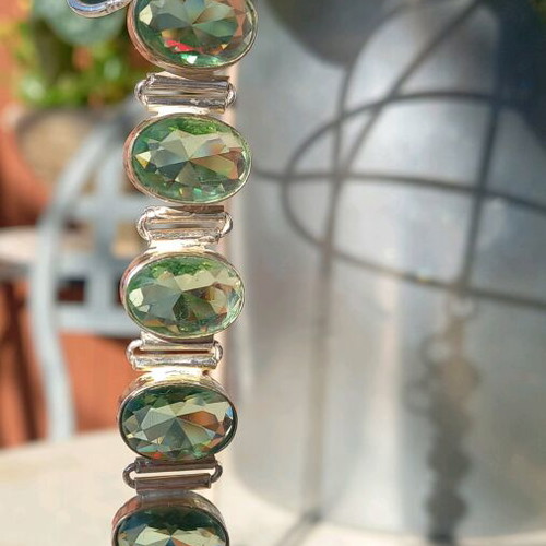 Silver bracelet with zirconia used