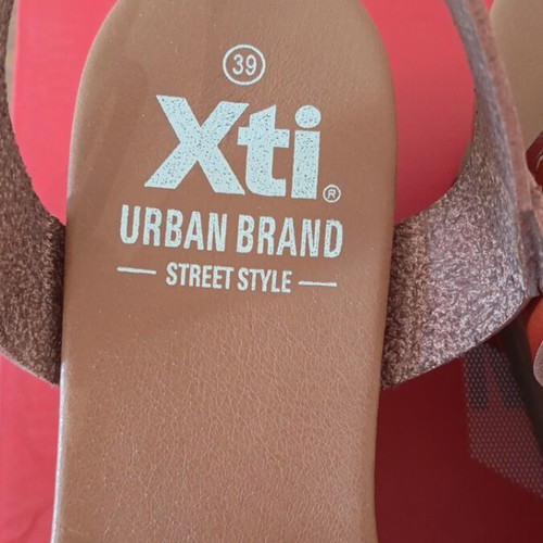Xti platform sandals No 39 camel like new, 6 cm heel