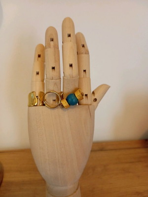 Rings like new, set of 3 with gold-plated brass and stone
