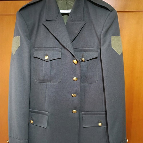 Army uniforms like new, various sizes and types