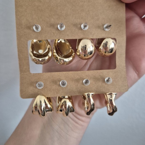 Earrings set unused, gold tone