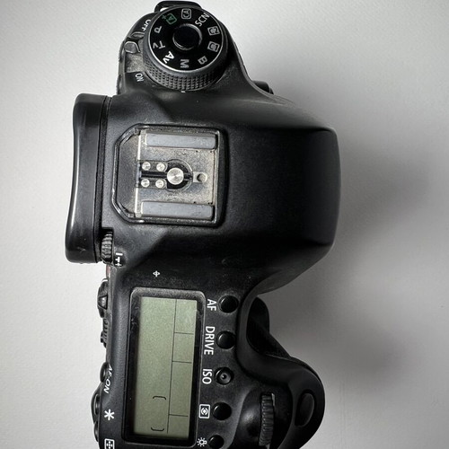 Canon EOS 6D Full Frame DSLR with Battery Grip used