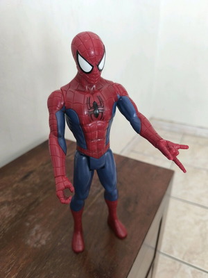 Spiderman figure vintage in like new condition