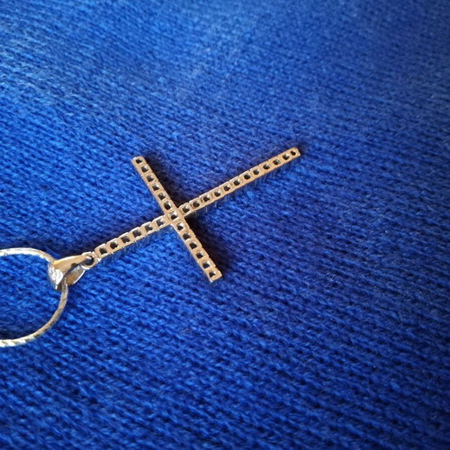 Silver cross 925 with white zircons like new