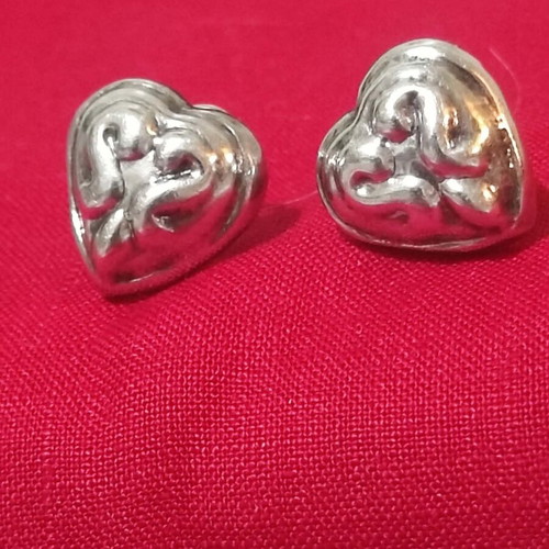 Silver 925 earrings with embossed puffed designs like new