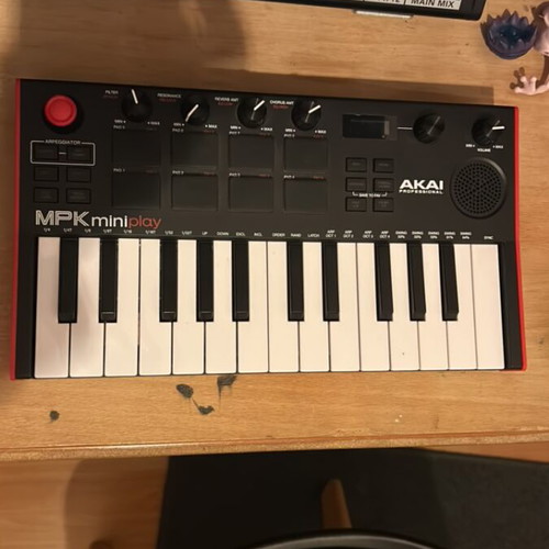 Akai MPKminiPlay mk3 MIDI controller like new for all DAW