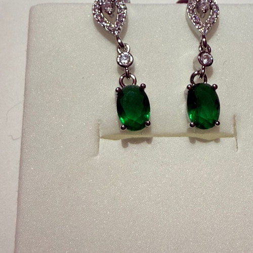 Earrings with green oval and white zirconia like new