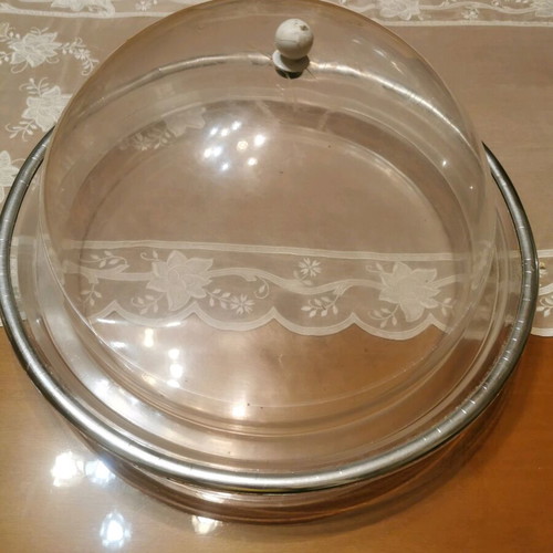 Plexiglass platter used with lid