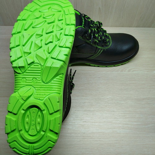 Ergoline safety boots new with steel toe and anti-slip sole