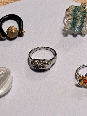 Rings like new, set of 6 pieces