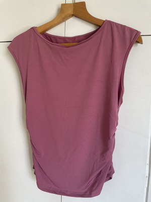 Pink blouses like new, set of 2, comfortable fit