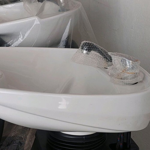 Porcelain hair washing basin new Italian, white with special inner design