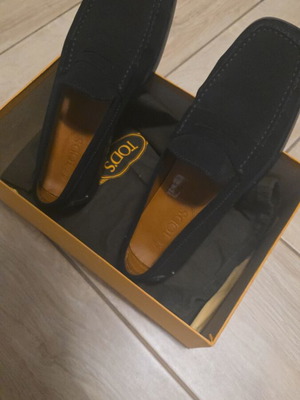 Loafers Tod's σουέντ μαύρα, ολοκαίνουρια, μέγεθος 43