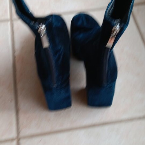 Zara blue suede ankle boots like new, size 39