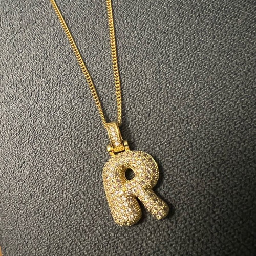 Necklace with stainless steel chain letter R new