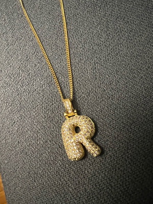 Necklace with stainless steel chain letter R new
