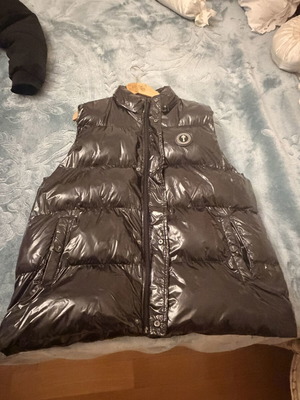 Trapstar winter vest like new, sizes XL and XXL