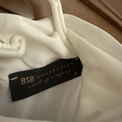 BSB Collection white sleeveless chiffon blouse size 42 like new