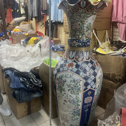 Satsuma vase new, height 1 meter and 350 cm