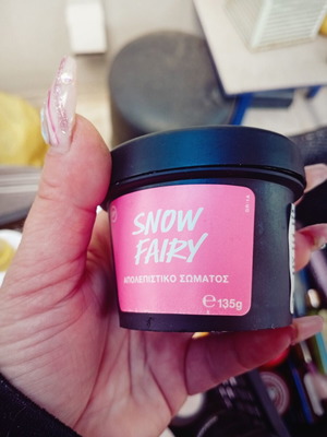 Snow Fairy απολεπιστικό σώματος Lush 135 ml καινούργιο