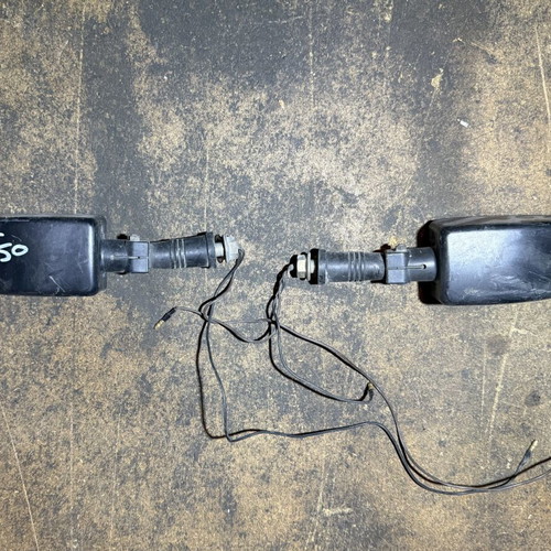 Yamaha XZ 550 OEM turn signals pair