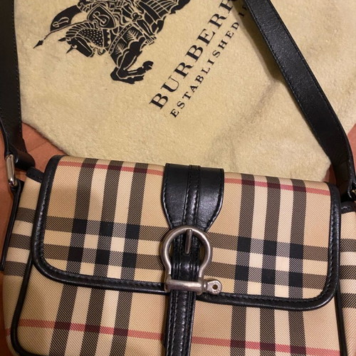 Burberry crossbody bag like new