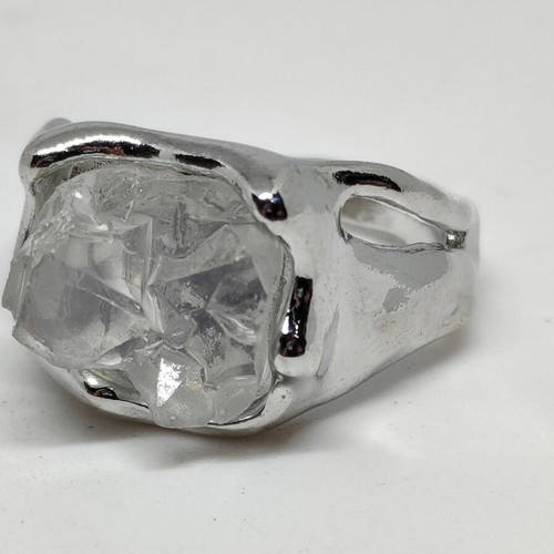 Ring with Raw Quartz Crystal Size 10 Like New, Silver Color