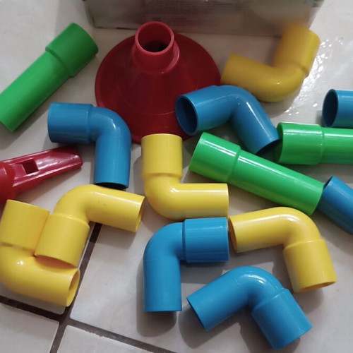 Quercetti Saxoflute plastic children's toy used, 16 pieces