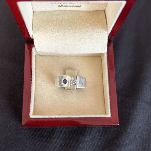 Silver 950 ring used with white and blue stone