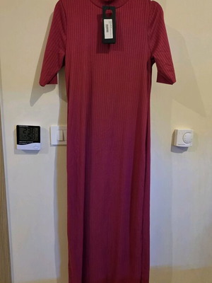 Sports dress new, burgundy and fuchsia