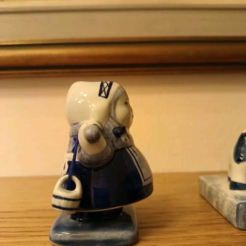 Delft porcelain decorative set 2 pieces like new, handpainted