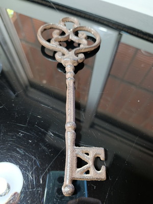 Metal key used