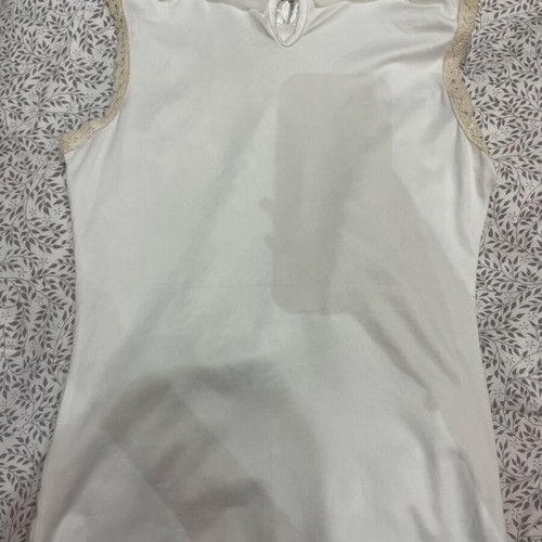 Sleeveless blouse new
