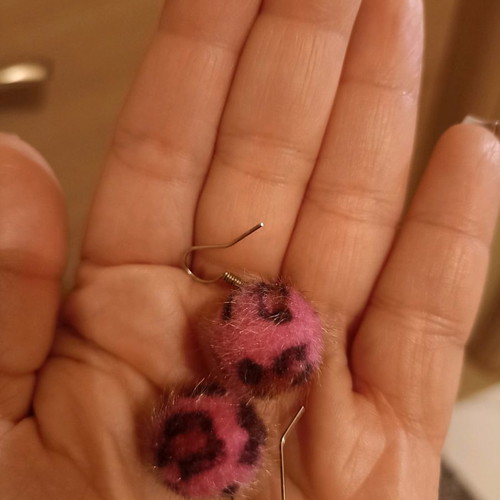 Pon pon animal print fuchsia earrings used