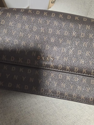 Τσάντα DKNY χιαστί, καφέ