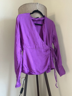 Attrattivo purple blouse like new, size M