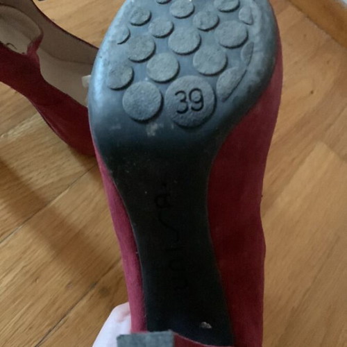 Unisa pumps like new, burgundy red, size 39