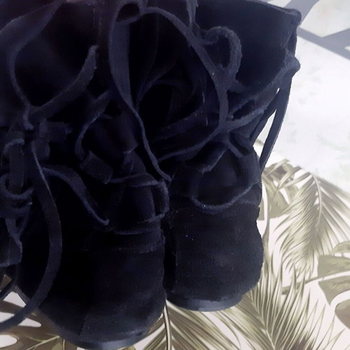 Zara flat boots with fringes size 39, genuine black suede, like new
