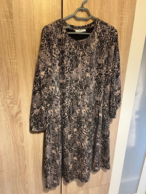Zara dress No L like new, black and beige